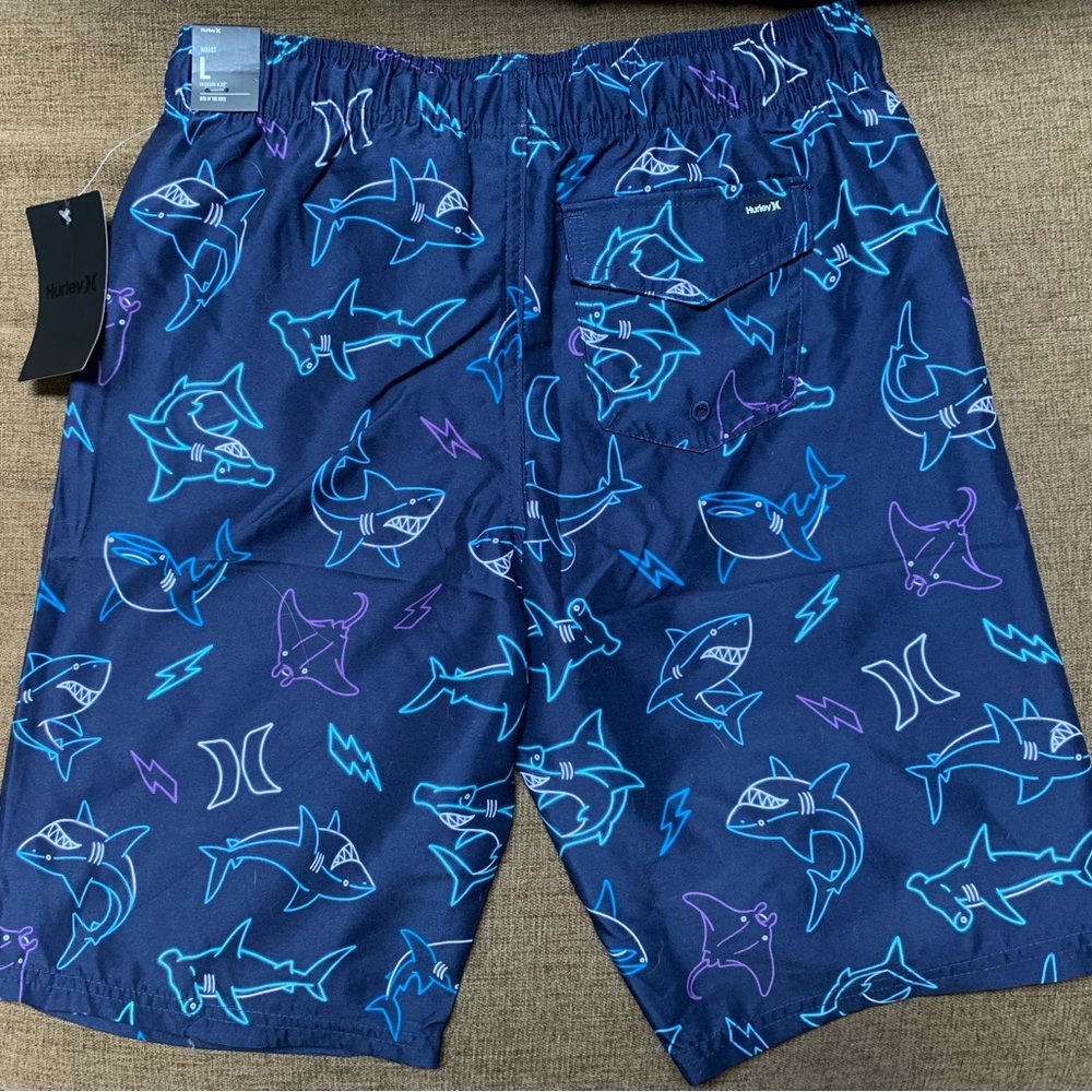 NWT Boys Hurley Swim Trunks. Size: Large - Picture 2 of 5